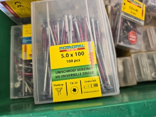 Schroeven Ca 120 Dozen In Krat Rotadrill, Partij
